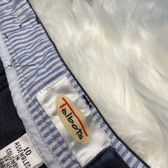 High Waisted Pleated Shorts - Picture 4 of 6